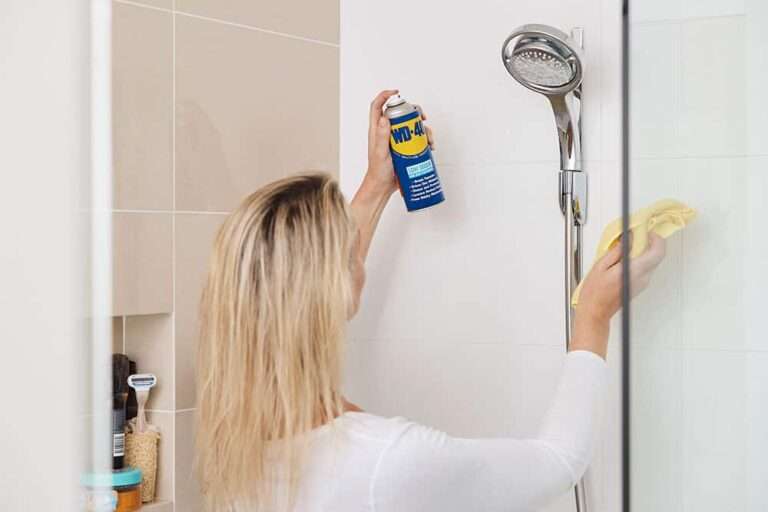 Cleaning Tiled Bathrooms