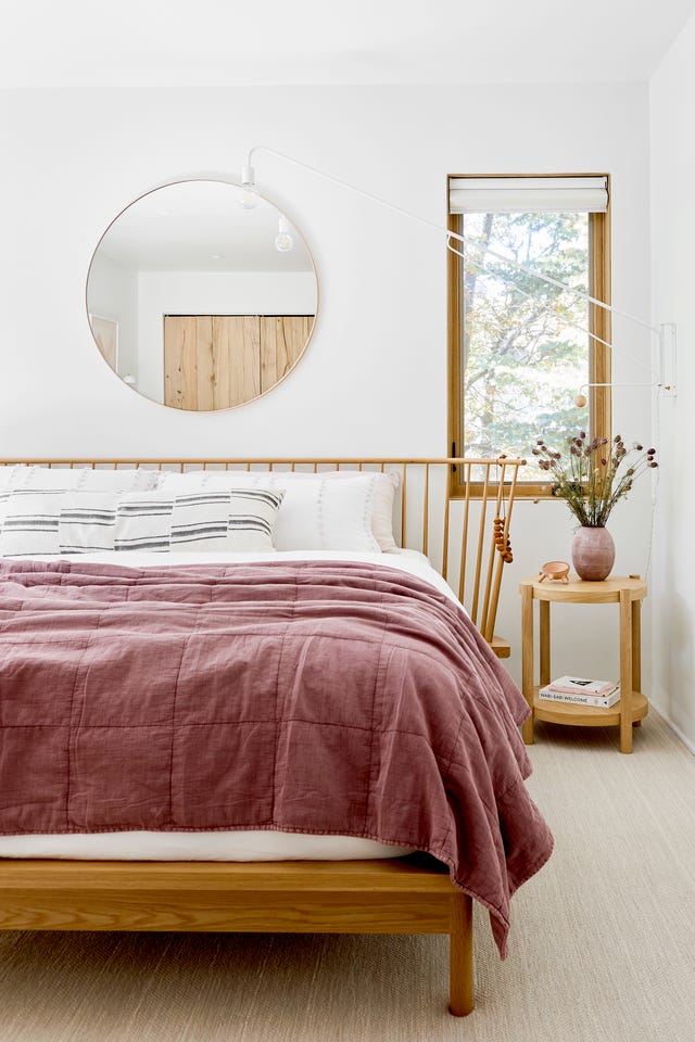 feng shui bedroom neutral color palette and touch of red